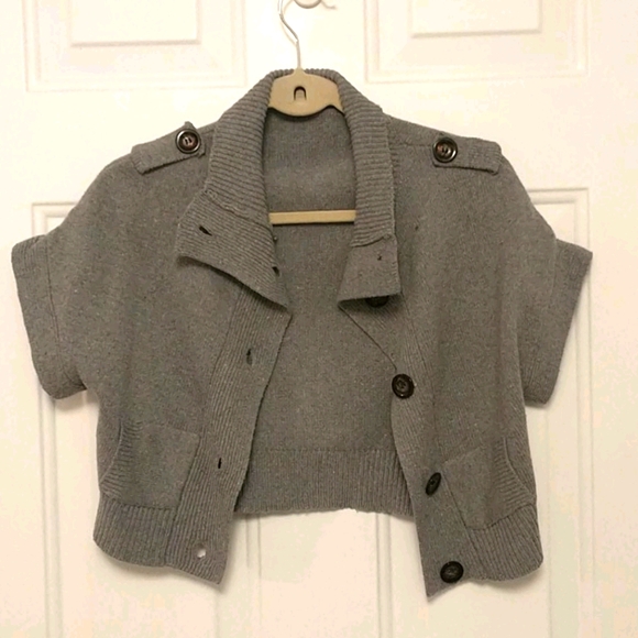 Cropped, knit sweater - Picture 1 of 4